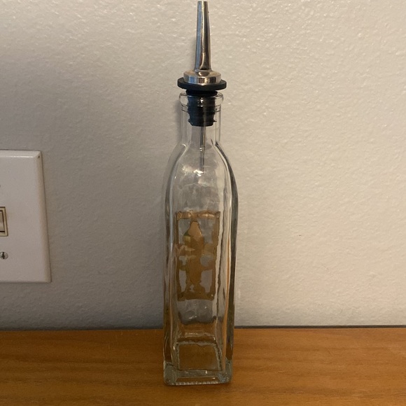 Fleur de Lis Glass Oil Dispenser - Picture 5 of 7